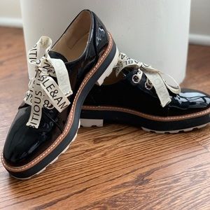 ZARA FAUX PATENT BROGUES WITH SLOGAN PRINT BOW